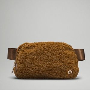 Lululemon Everywhere Fleece Belt Bag in
Burnt Caramel NWT